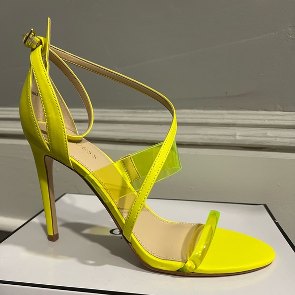 NEW - Guess Highlighter Yellow Felicia Ankle Strap Sandal - Picture 1 of 7